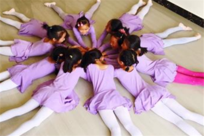 舞動人生，讓孩子贏在自信的起跑線——天天藝術培訓中心舞蹈培訓課程全揭秘